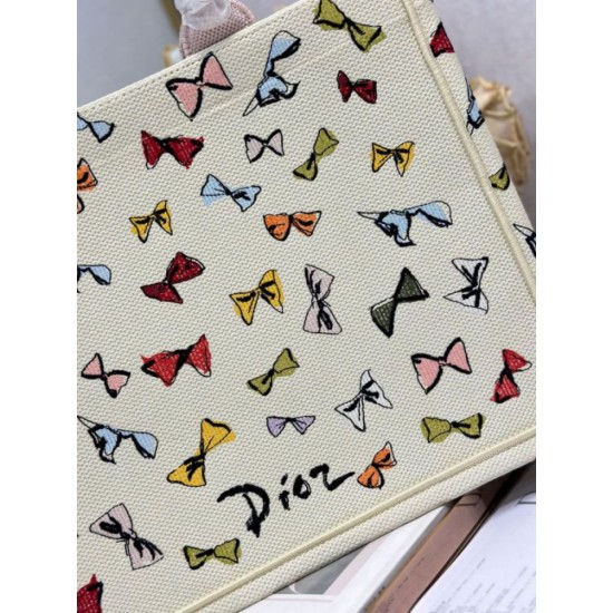 Replica Borsa shopping Dior Book Tote con fiocco e tracolla Imitazioni Replica perfette Borsa shopping Dior Book Tote con fiocco e tracolla
