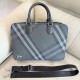 Replica Borse Imitazioni da lavoro Burberry Grid con logo equestre Grigio Imitazioni Replica perfette Borse Imitazioni da lavoro Burberry Grid con logo equestre Grigio