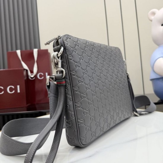 Replica Borsa a tracolla media Gucci 850214 con emblema GG grigio Imitazioni Replica perfette Borsa a tracolla media Gucci 850214 con emblema GG grigio