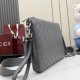Replica Borsa a tracolla media Gucci 850214 con emblema GG grigio Imitazioni Replica perfette Borsa a tracolla media Gucci 850214 con emblema GG grigio