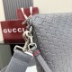 Replica Borsa a tracolla media Gucci 850214 con emblema GG grigio Imitazioni Replica perfette Borsa a tracolla media Gucci 850214 con emblema GG grigio