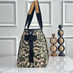 Replica Borsa shopping Louis Vuitton con stampa mimetica M95783 Imitazioni Replica perfette Borsa shopping Louis Vuitton con stampa mimetica M95783