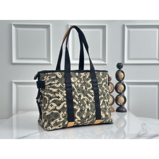 Replica Borsa shopping Louis Vuitton con stampa mimetica M95783 Imitazioni Replica perfette Borsa shopping Louis Vuitton con stampa mimetica M95783