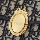 Replica Borsa a tracolla piccola Dior Médaillon M3921 con patta e catena Imitazioni Replica perfette Borsa a tracolla piccola Dior Médaillon M3921 con patta e catena