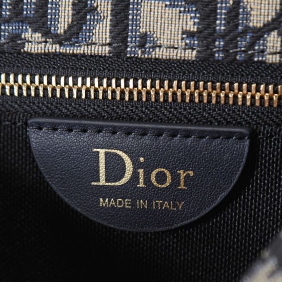 Replica Borsa a tracolla piccola Dior Médaillon M3921 con patta e catena Imitazioni Replica perfette Borsa a tracolla piccola Dior Médaillon M3921 con patta e catena