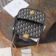 Replica Borsa a tracolla piccola Dior Médaillon M3921 con patta e catena Imitazioni Replica perfette Borsa a tracolla piccola Dior Médaillon M3921 con patta e catena