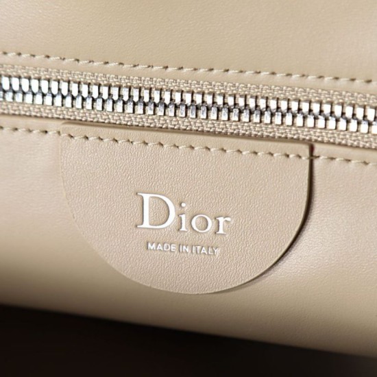 Replica Borse Imitazioni Diorly Dior medio Custian Hobo 26s scamosciata di vitello beige Imitazioni Replica perfette Borse Imitazioni Diorly Dior medio Custian Hobo 26s scamosciata di vitello beige