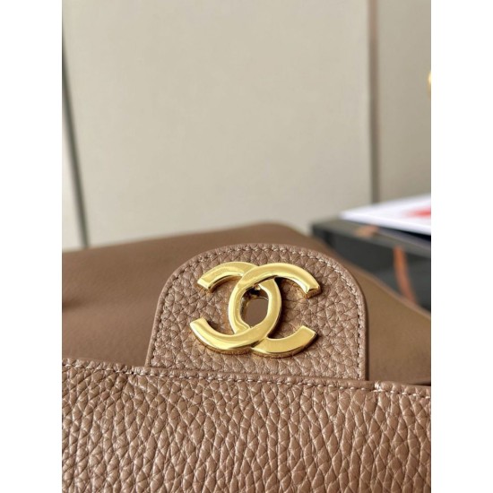Replica Borsa Chanel AS6233 Souplissimo Maxi Flap marrone Imitazioni Replica perfette Borsa Chanel AS6233 Souplissimo Maxi Flap marrone