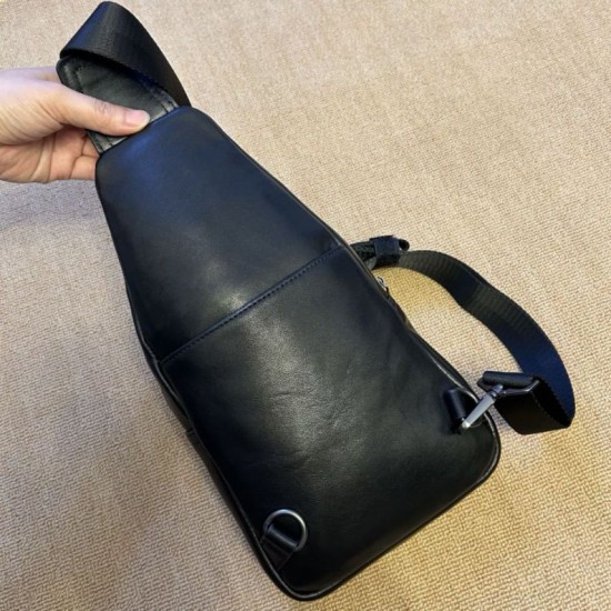 Replica Borsa a tracolla imbracatura da uomo Bottega Veneta nera Imitazioni Replica perfette Borsa a tracolla imbracatura da uomo Bottega Veneta nera