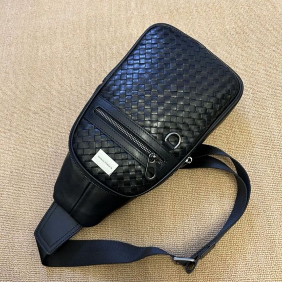 Replica Borsa a tracolla imbracatura da uomo Bottega Veneta nera Imitazioni Replica perfette Borsa a tracolla imbracatura da uomo Bottega Veneta nera