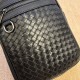 Replica Borsa a tracolla imbracatura da uomo Bottega Veneta nera Imitazioni Replica perfette Borsa a tracolla imbracatura da uomo Bottega Veneta nera