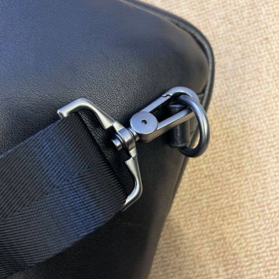 Replica Borsa a tracolla imbracatura da uomo Bottega Veneta nera Imitazioni Replica perfette Borsa a tracolla imbracatura da uomo Bottega Veneta nera