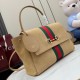 Replica Borsa a mano media Gucci Paparazzo 875018 scamosciata albicocca Imitazioni Replica perfette Borsa a mano media Gucci Paparazzo 875018 scamosciata albicocca