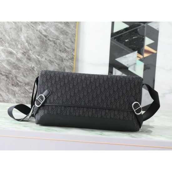 Replica Borsa a tracolla Dior Jett Flap Oblique Nero Imitazioni Replica perfette Borsa a tracolla Dior Jett Flap Oblique Nero
