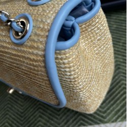Replica Borsa a tracolla classica Chanel 26C AS6017 rafia blu Imitazioni Replica perfette Borsa a tracolla classica Chanel 26C AS6017 rafia blu