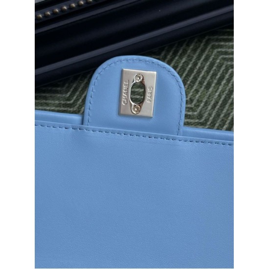 Replica Borsa a tracolla classica Chanel 26C AS6017 rafia blu Imitazioni Replica perfette Borsa a tracolla classica Chanel 26C AS6017 rafia blu