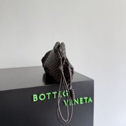 Replica Pochette Bottega Veneta Onda con motivo a conchiglia Imitazioni Replica perfette Pochette Bottega Veneta Onda con motivo a conchiglia