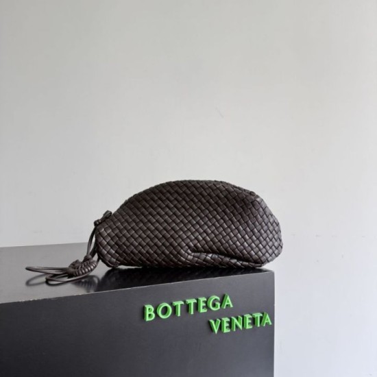 Replica Pochette Bottega Veneta Onda con motivo a conchiglia Imitazioni Replica perfette Pochette Bottega Veneta Onda con motivo a conchiglia
