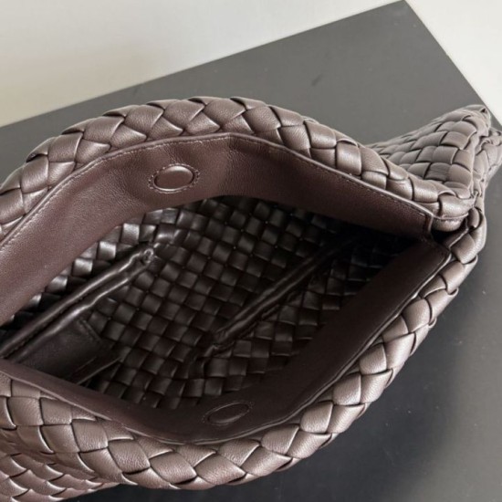 Replica Pochette Bottega Veneta Onda con motivo a conchiglia Imitazioni Replica perfette Pochette Bottega Veneta Onda con motivo a conchiglia