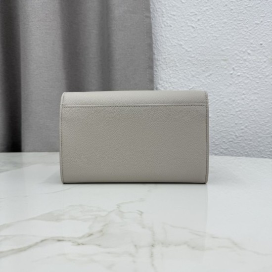 Replica Pochette Dior Médaillon con tracolla Grigia Imitazioni Replica perfette Pochette Dior Médaillon con tracolla Grigia