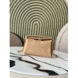 Borsa a tracolla Chanel 26S AS6255 CC con manico superiore giallo terra