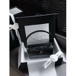 Borsa a mano Chanel 26A Bowling AP5294 con stampa coccodrillo
