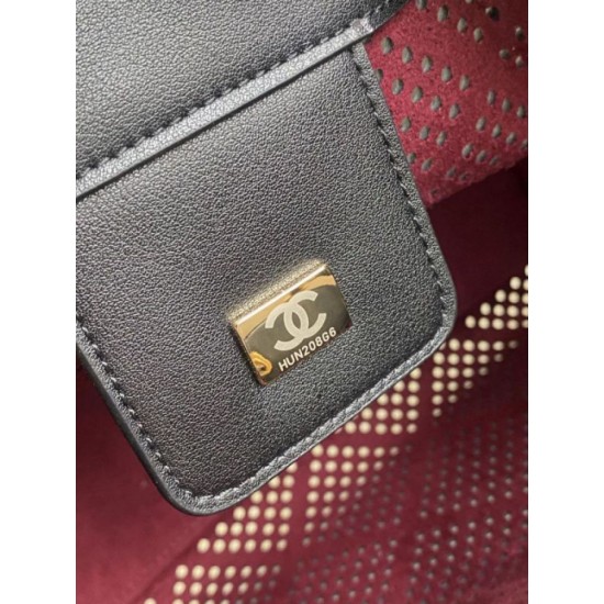Replica Borsa Chanel piccola 25 Hobo AS5293 nera traforata Imitazioni Replica perfette Borsa Chanel piccola 25 Hobo AS5293 nera traforata