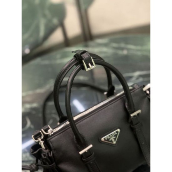 Replica perfette Borsa a tracolla Prada Mini Bonnie 1BA499 nera