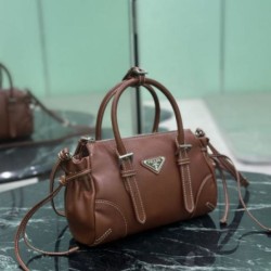 Replica Borsa a tracolla Prada Mini Bonnie 1BA499 marrone Imitazioni Replica perfette Borsa a tracolla Prada Mini Bonnie 1BA499 marrone