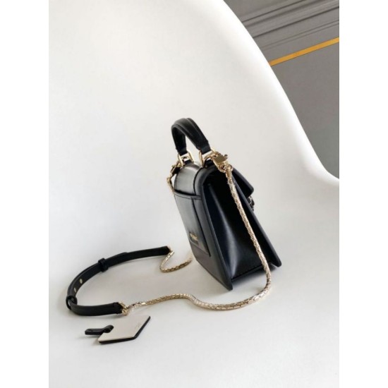 Replica Borsa Bvlgari Serpenti Forever Mini con manico superiore Versione Chip Nero Imitazioni Replica perfette Borsa Bvlgari Serpenti Forever Mini con manico superiore Versione Chip Nero