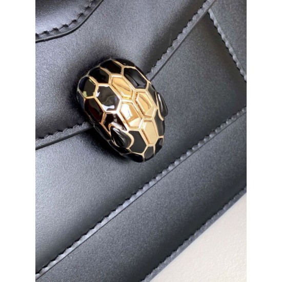 Replica Borsa Bvlgari Serpenti Forever Mini con manico superiore Versione Chip Nero Imitazioni Replica perfette Borsa Bvlgari Serpenti Forever Mini con manico superiore Versione Chip Nero