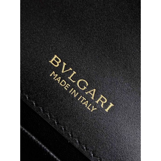 Replica Borsa Bvlgari Serpenti Forever Mini con manico superiore Versione Chip Nero Imitazioni Replica perfette Borsa Bvlgari Serpenti Forever Mini con manico superiore Versione Chip Nero