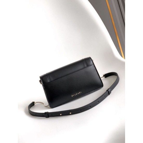 Replica Pochette con catena Bvlgari Serpenti Forever 20cm Versione Chip Nero Imitazioni Replica perfette Pochette con catena Bvlgari Serpenti Forever 20cm Versione Chip Nero