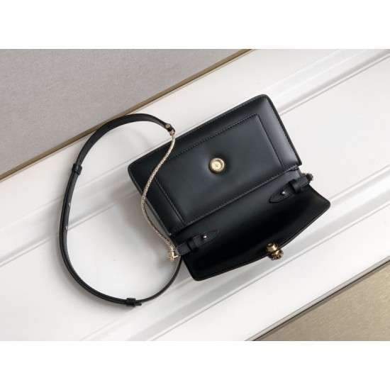 Replica Pochette con catena Bvlgari Serpenti Forever 20cm Versione Chip Nero Imitazioni Replica perfette Pochette con catena Bvlgari Serpenti Forever 20cm Versione Chip Nero