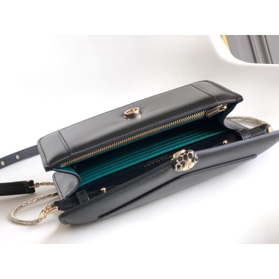 Replica Pochette con catena Bvlgari Serpenti Forever 20cm Versione Chip Nero Imitazioni Replica perfette Pochette con catena Bvlgari Serpenti Forever 20cm Versione Chip Nero