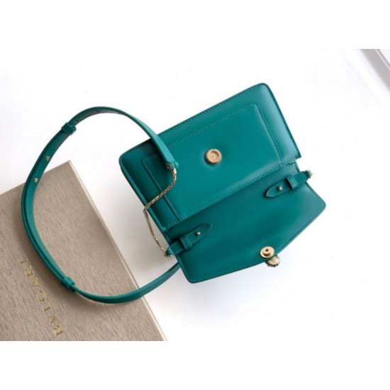 Replica Pochette con catena Bvlgari Serpenti Forever 20cm Versione Chip verde Imitazioni Replica perfette Pochette con catena Bvlgari Serpenti Forever 20cm Versione Chip verde