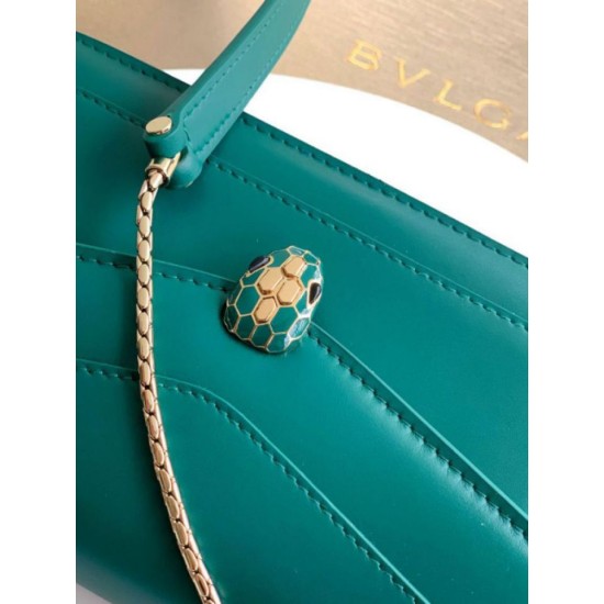 Replica Pochette con catena Bvlgari Serpenti Forever 20cm Versione Chip verde Imitazioni Replica perfette Pochette con catena Bvlgari Serpenti Forever 20cm Versione Chip verde