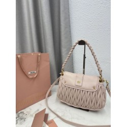 Borsa a mano trapuntata Miu Miu 5BC213 Rosa Borsa a mano trapuntata Miu Miu 5BC213 Rosa