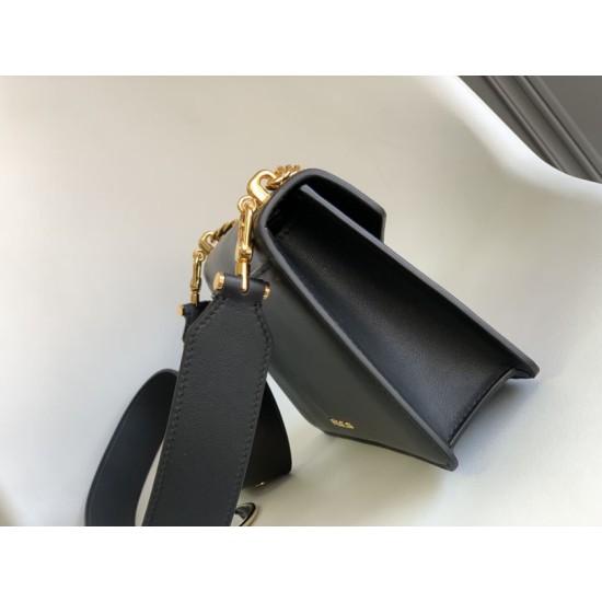 Replica Borsa a tracolla Bvlgari Serpenti East-West Maxi Chain Versione Chip nera Imitazioni Replica perfette Borsa a tracolla Bvlgari Serpenti East-West Maxi Chain Versione Chip nera