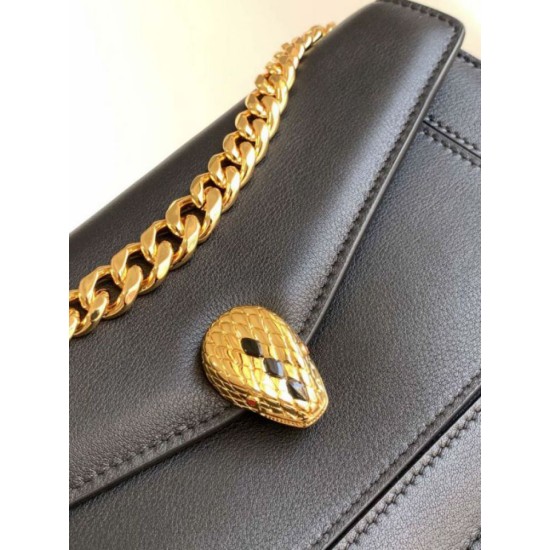 Replica Borsa a tracolla Bvlgari Serpenti East-West Maxi Chain Versione Chip nera Imitazioni Replica perfette Borsa a tracolla Bvlgari Serpenti East-West Maxi Chain Versione Chip nera