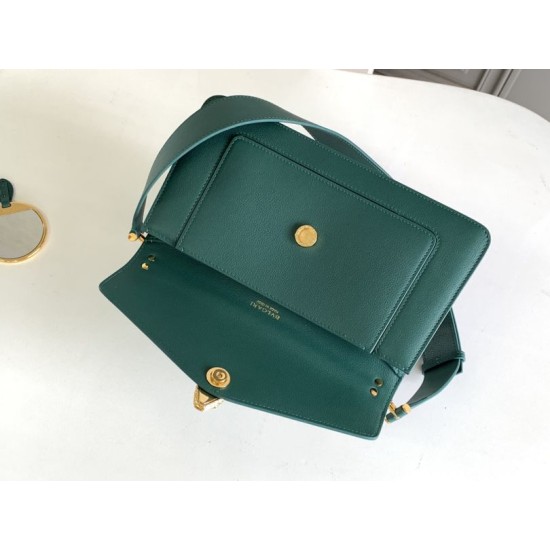 Replica Borse a tracolla Bvlgari Serpenti East-West Maxi Chain Versione Chip verde Imitazioni Replica perfette Borse a tracolla Bvlgari Serpenti East-West Maxi Chain Versione Chip verde