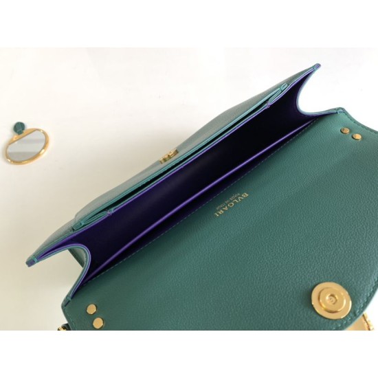 Replica Borse a tracolla Bvlgari Serpenti East-West Maxi Chain Versione Chip verde Imitazioni Replica perfette Borse a tracolla Bvlgari Serpenti East-West Maxi Chain Versione Chip verde