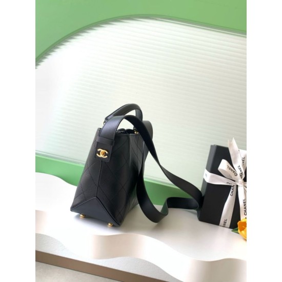 Replica Borsa a mano Chanel 26S AS6268 scamosciata con tracolla larga Nero Imitazioni Replica perfette Borsa a mano Chanel 26S AS6268 scamosciata con tracolla larga Nero