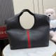 Replica Perfetta grande Gucci Giglio 853971 traforata GG Nero Imitazioni Replica perfette Perfetta grande Gucci Giglio 853971 traforata GG Nero