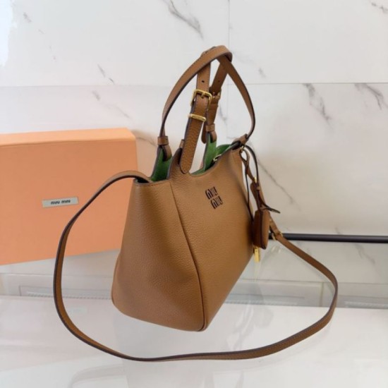 Replica Borsa Tote Miu Miu hammered marrone Imitazioni Replica perfette Borsa Tote Miu Miu hammered marrone