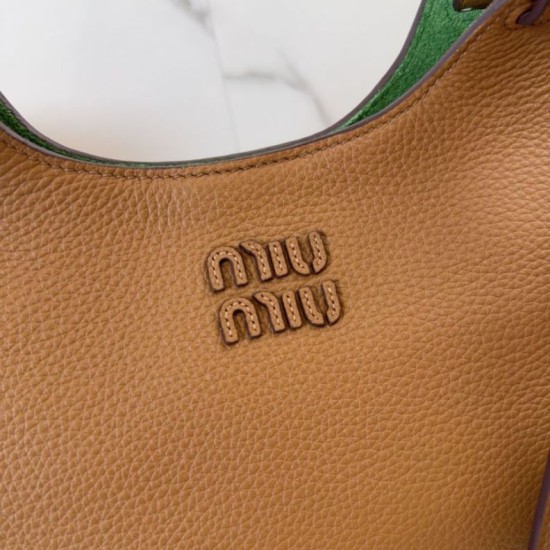 Replica Borsa Tote Miu Miu hammered marrone Imitazioni Replica perfette Borsa Tote Miu Miu hammered marrone