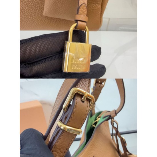 Replica Borsa Tote Miu Miu hammered marrone Imitazioni Replica perfette Borsa Tote Miu Miu hammered marrone