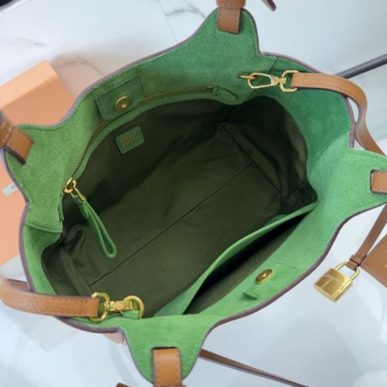 Replica Borsa Tote Miu Miu hammered marrone Imitazioni Replica perfette Borsa Tote Miu Miu hammered marrone