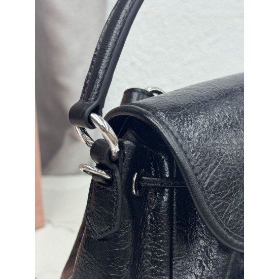 Replica perfette Zaino Miu Miu 26s pelle cerata 5bc043 22cm nero