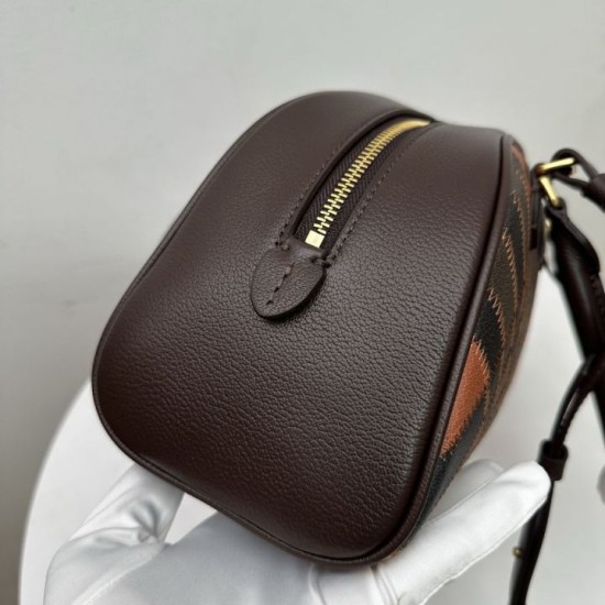 Replica Borse Firmate da bowling Burberry Highlands media nera Imitazioni Replica perfette Borse Firmate da bowling Burberry Highlands media nera